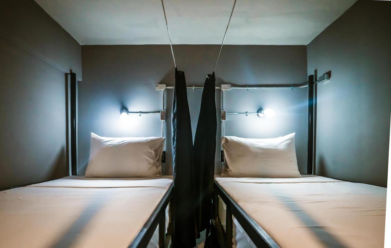 Slumber Party Hostel Phuket ภายนอก รูปภาพ