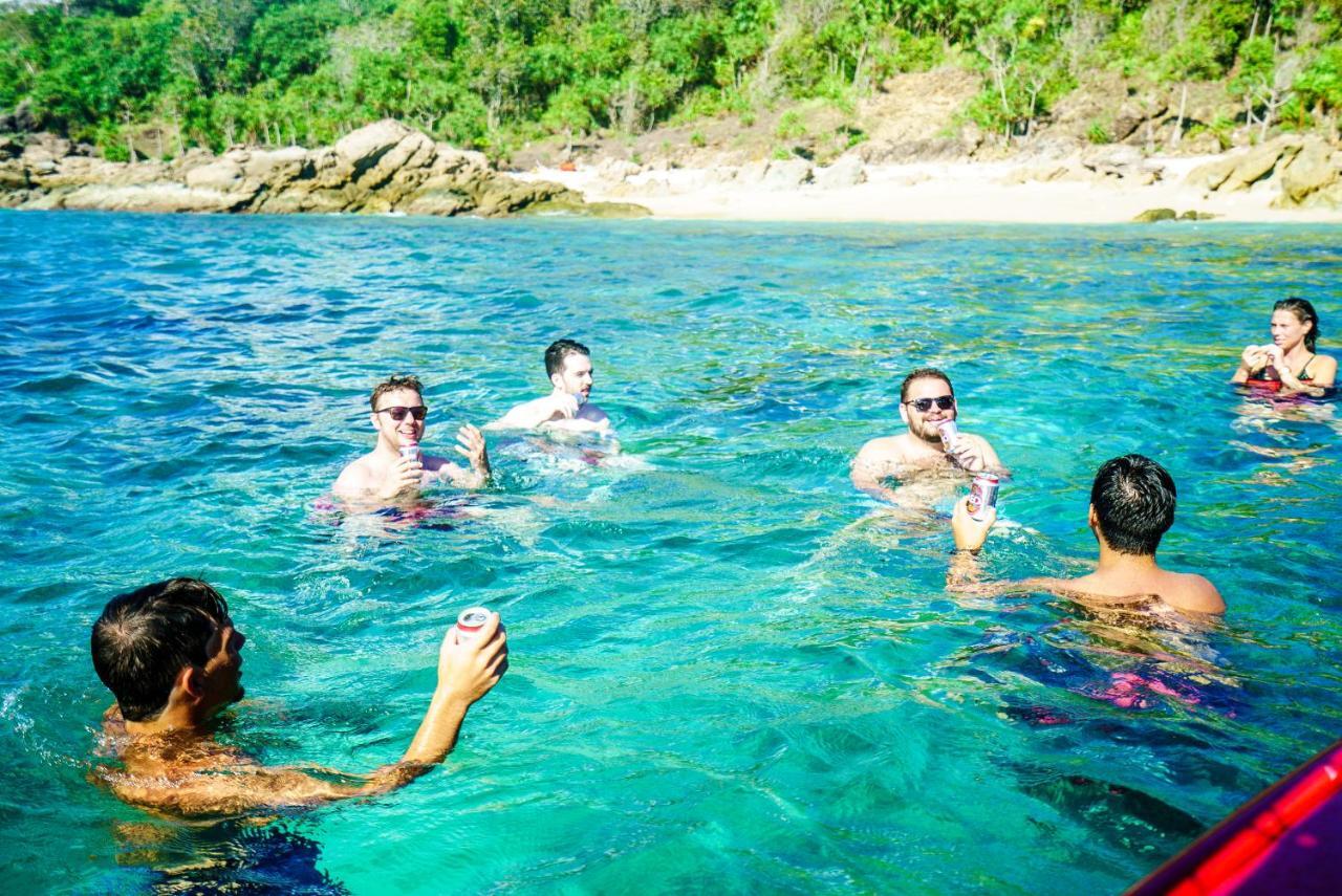 Slumber Party Hostel Phuket ภายนอก รูปภาพ