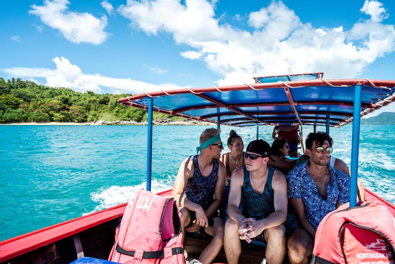 Slumber Party Hostel Phuket ภายนอก รูปภาพ