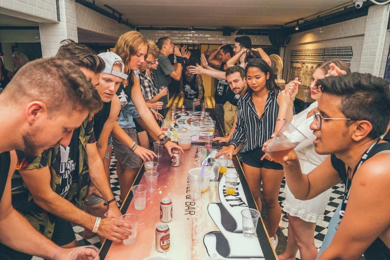 Slumber Party Hostel Phuket ภายนอก รูปภาพ